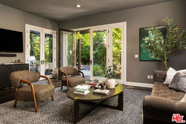 11717 Landale Street, Studio City, CA 91607