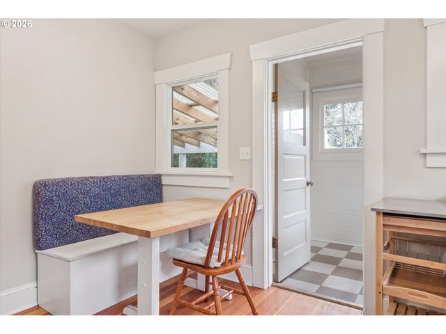 4815 Se CESAR E CHAVEZ Blvd, Portland, OR 97202