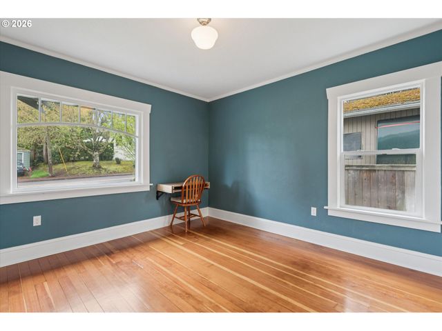 4815 Se CESAR E CHAVEZ Blvd, Portland, OR 97202