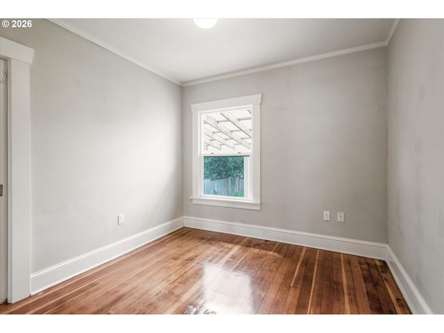 4815 Se CESAR E CHAVEZ Blvd, Portland, OR 97202