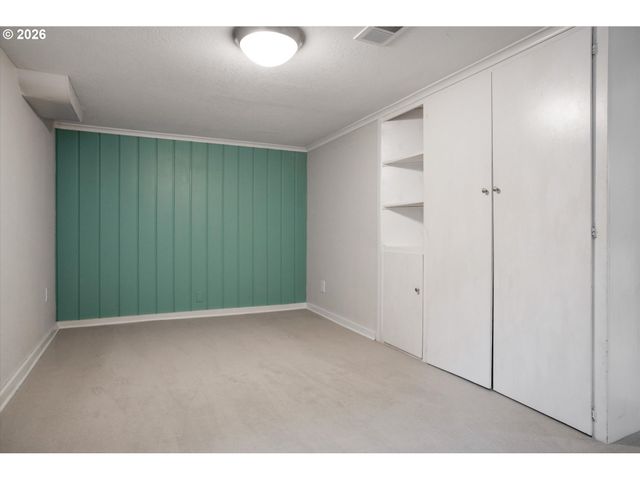 4815 Se CESAR E CHAVEZ Blvd, Portland, OR 97202