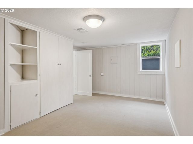 4815 Se CESAR E CHAVEZ Blvd, Portland, OR 97202