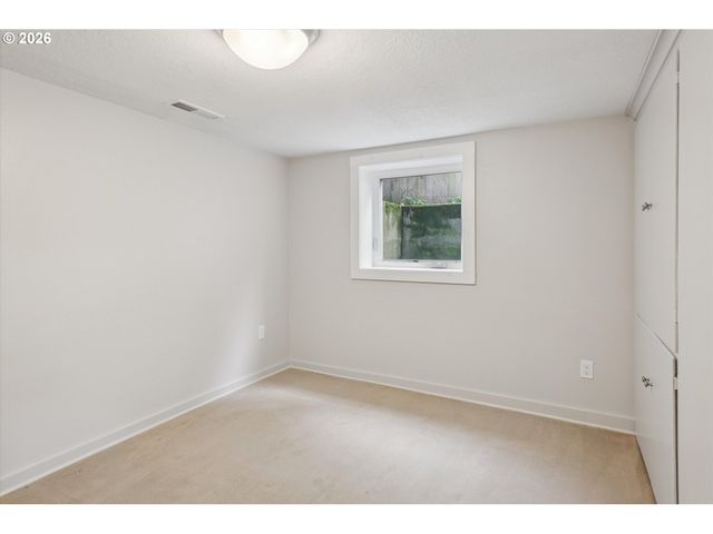 4815 Se CESAR E CHAVEZ Blvd, Portland, OR 97202