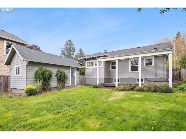 4815 Se CESAR E CHAVEZ Blvd, Portland, OR 97202