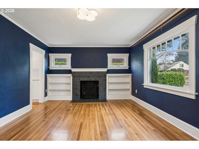 4815 Se CESAR E CHAVEZ Blvd, Portland, OR 97202