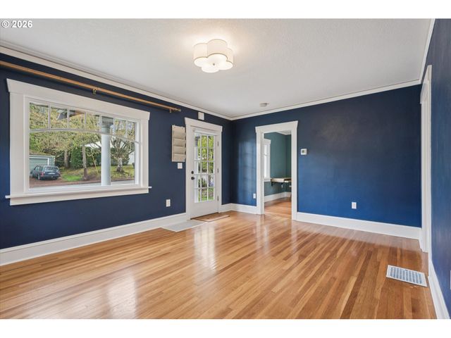 4815 Se CESAR E CHAVEZ Blvd, Portland, OR 97202