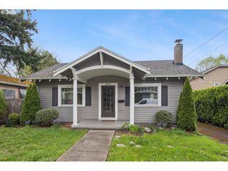 4815 Se CESAR E CHAVEZ Blvd, Portland, OR 97202