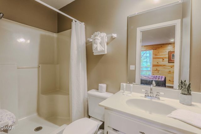 1816 Saint Moritz Drive, Gatlinburg, TN 37738