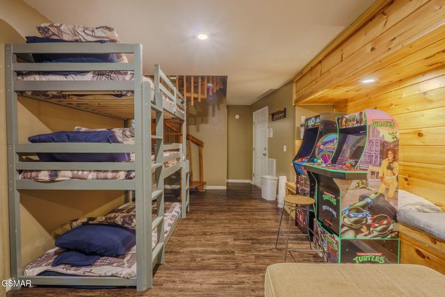 1816 Saint Moritz Drive, Gatlinburg, TN 37738