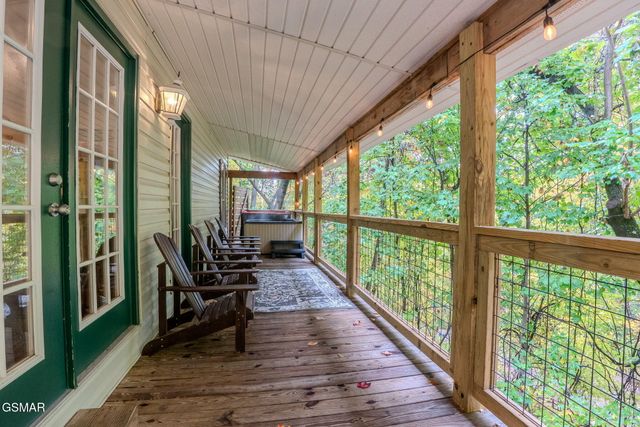 1816 Saint Moritz Drive, Gatlinburg, TN 37738