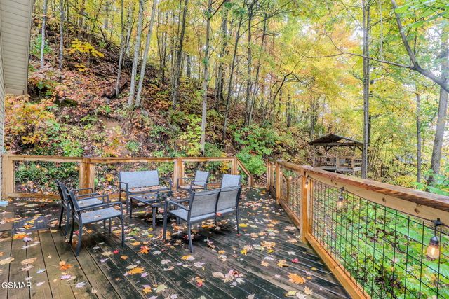 1816 Saint Moritz Drive, Gatlinburg, TN 37738