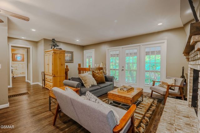 1816 Saint Moritz Drive, Gatlinburg, TN 37738