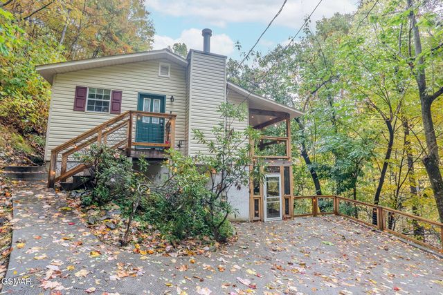 1816 Saint Moritz Drive, Gatlinburg, TN 37738