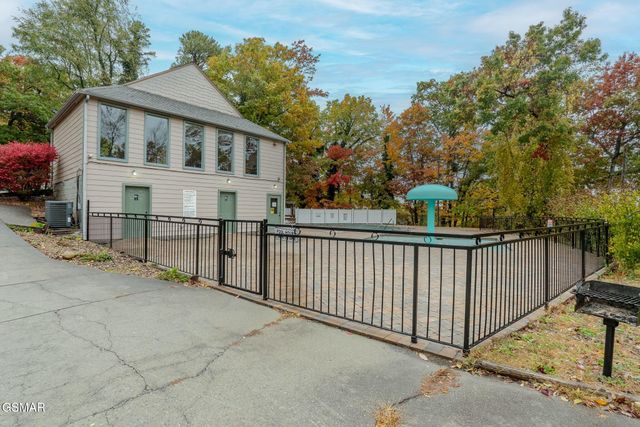 1816 Saint Moritz Drive, Gatlinburg, TN 37738