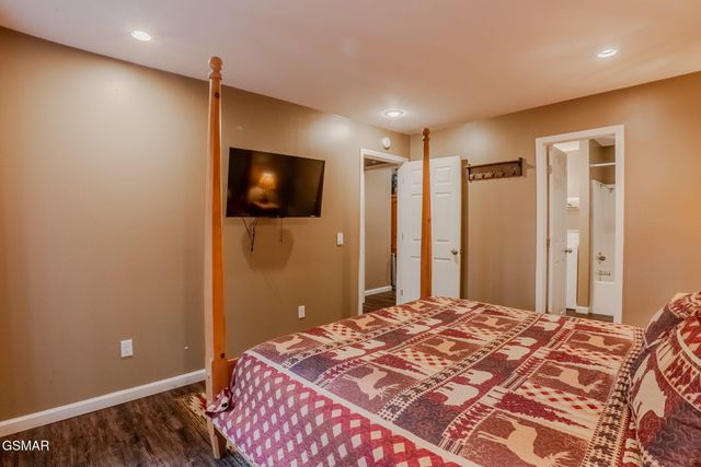 1816 Saint Moritz Drive, Gatlinburg, TN 37738