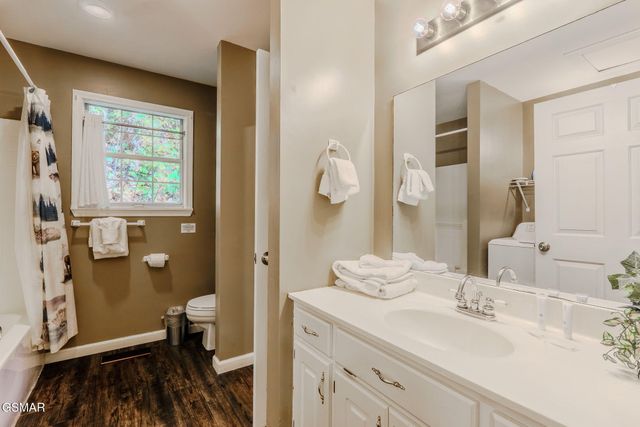 1816 Saint Moritz Drive, Gatlinburg, TN 37738