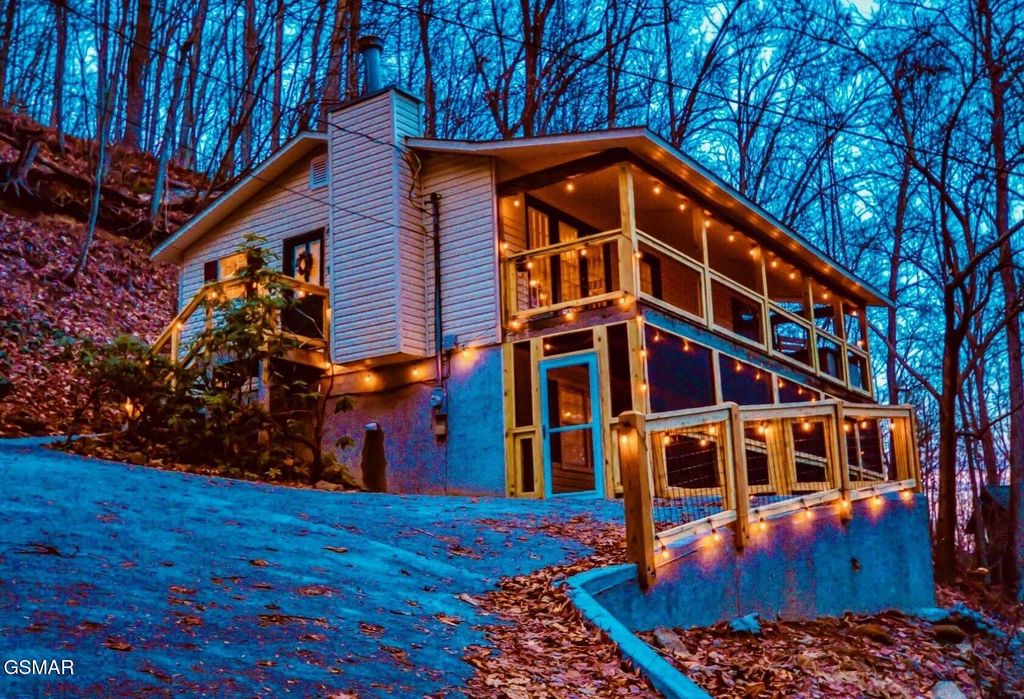 1816 Saint Moritz Drive, Gatlinburg, TN 37738