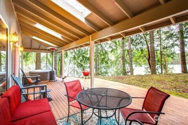 17812 Clear Lake Boulevard SE, Yelm, WA 98597