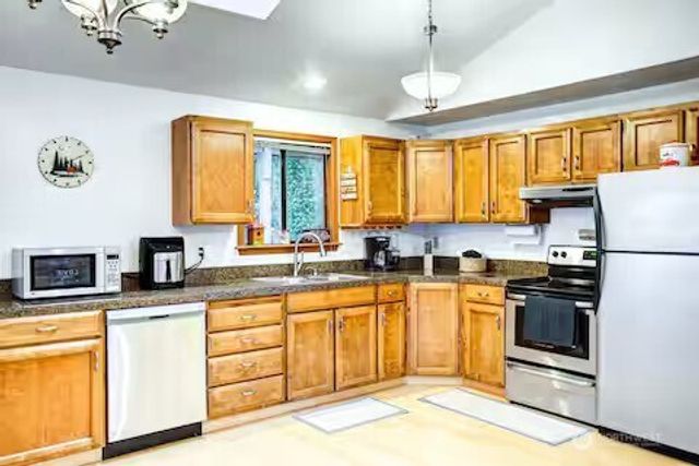 17812 Clear Lake Boulevard SE, Yelm, WA 98597