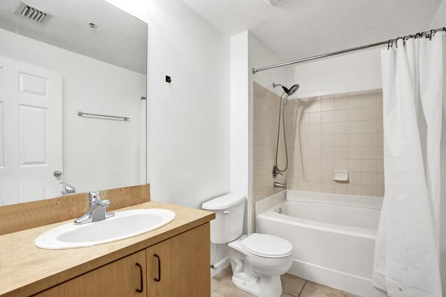 533 NE 3rd Avenue 205, Fort Lauderdale, FL 33301