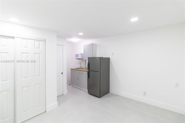 5803 Buchanan Street, Hollywood, FL 33021