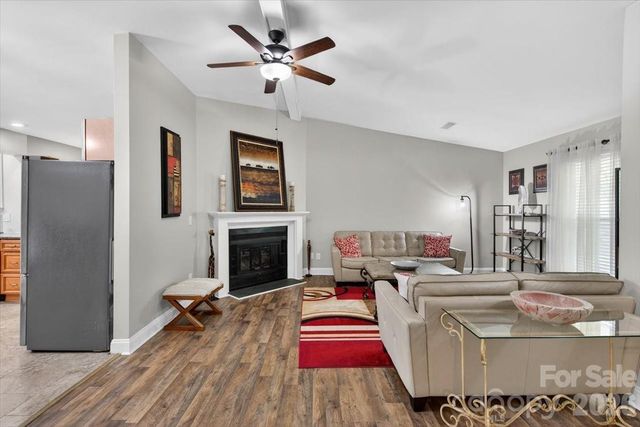 6308 Pineburr Road, Charlotte, NC 28211