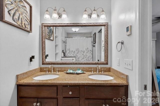 6308 Pineburr Road, Charlotte, NC 28211