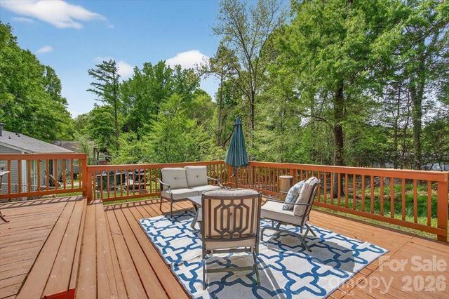 6308 Pineburr Road, Charlotte, NC 28211