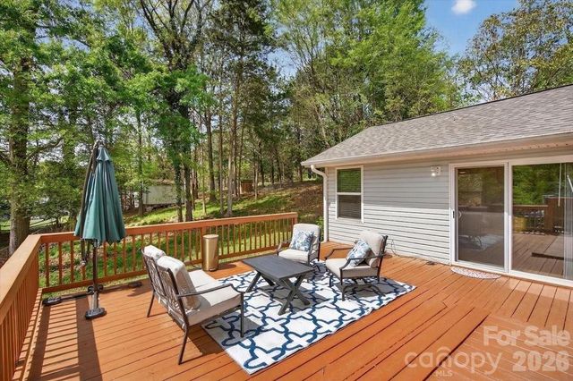 6308 Pineburr Road, Charlotte, NC 28211