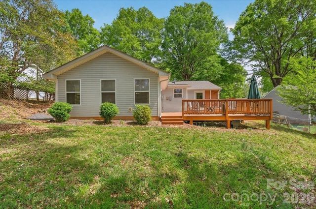 6308 Pineburr Road, Charlotte, NC 28211