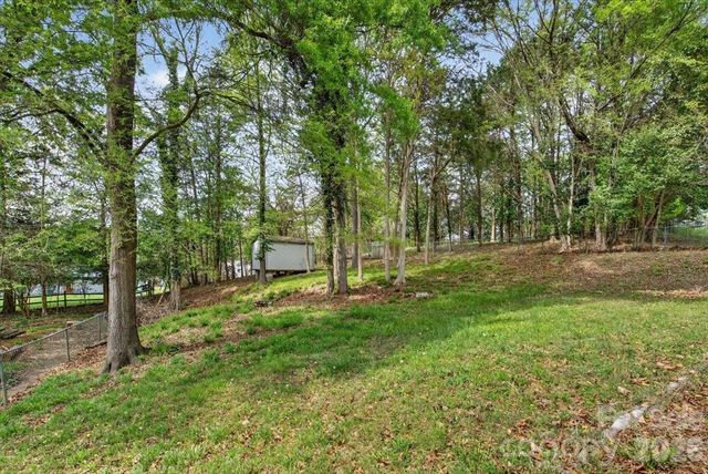 6308 Pineburr Road, Charlotte, NC 28211