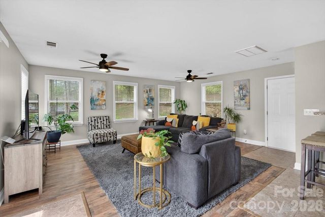 6308 Pineburr Road, Charlotte, NC 28211