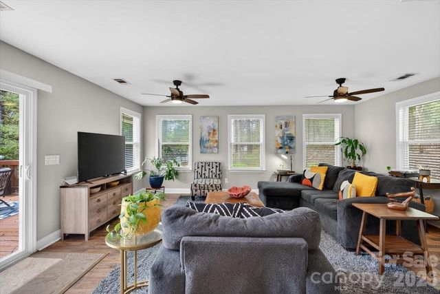 6308 Pineburr Road, Charlotte, NC 28211