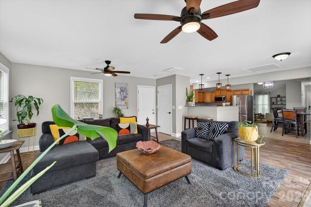 6308 Pineburr Road, Charlotte, NC 28211