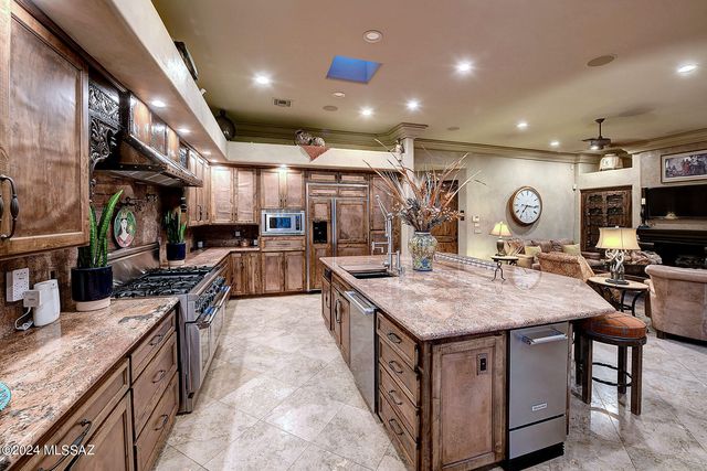 5090 N Corte De Catalonia, Tucson, AZ 85718