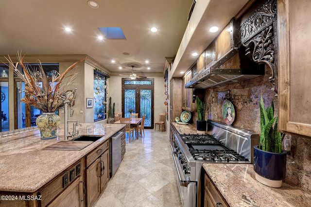 5090 N Corte De Catalonia, Tucson, AZ 85718