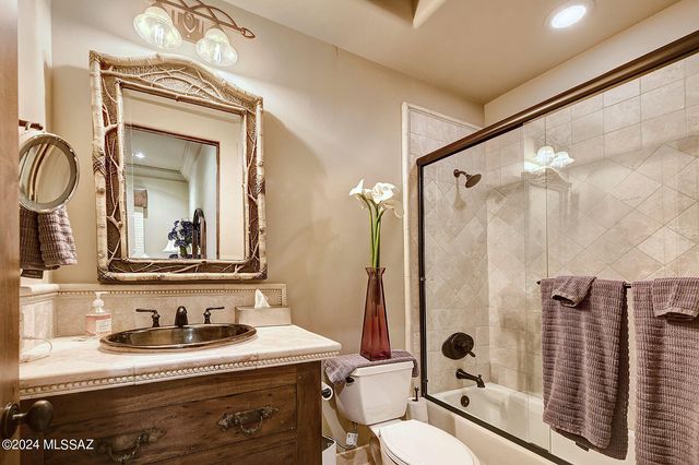 5090 N Corte De Catalonia, Tucson, AZ 85718