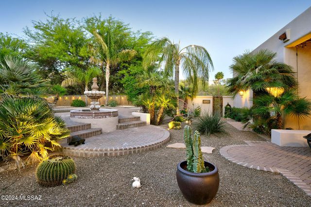 5090 N Corte De Catalonia, Tucson, AZ 85718