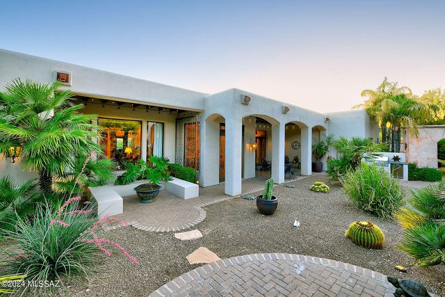 5090 N Corte De Catalonia, Tucson, AZ 85718