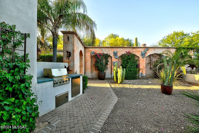 5090 N Corte De Catalonia, Tucson, AZ 85718