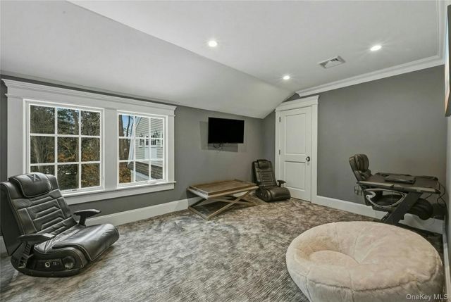 192 Burtis Lane, Muttontown, NY 11791
