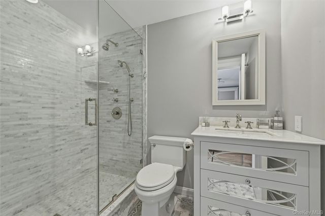 192 Burtis Lane, Muttontown, NY 11791