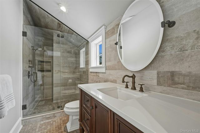192 Burtis Lane, Muttontown, NY 11791
