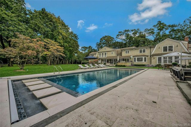 192 Burtis Lane, Muttontown, NY 11791