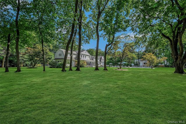 192 Burtis Lane, Muttontown, NY 11791