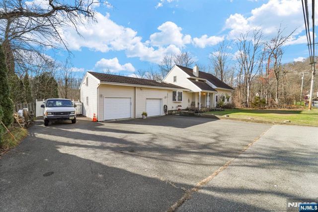 622 Berkshire Valley Road, Jefferson Township, NJ 07885