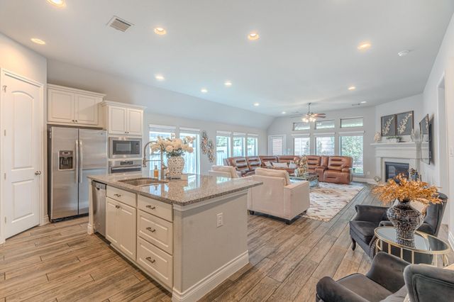 209 Trillium Park Loop, Conroe, TX 77304