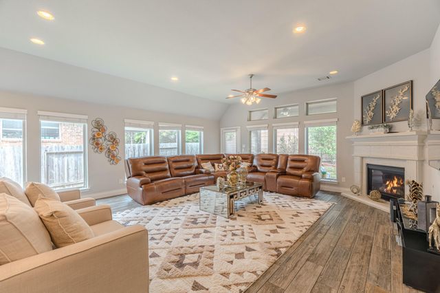 209 Trillium Park Loop, Conroe, TX 77304