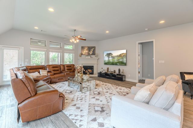 209 Trillium Park Loop, Conroe, TX 77304