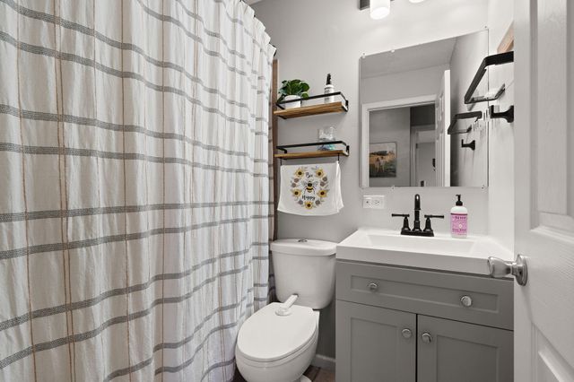 724 Imperial Road, Valparaiso, IN 46385
